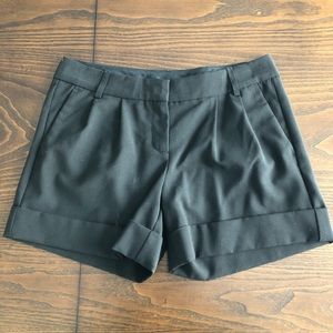 Express Black Editor Pleated Cuffed Shorts Sz 2